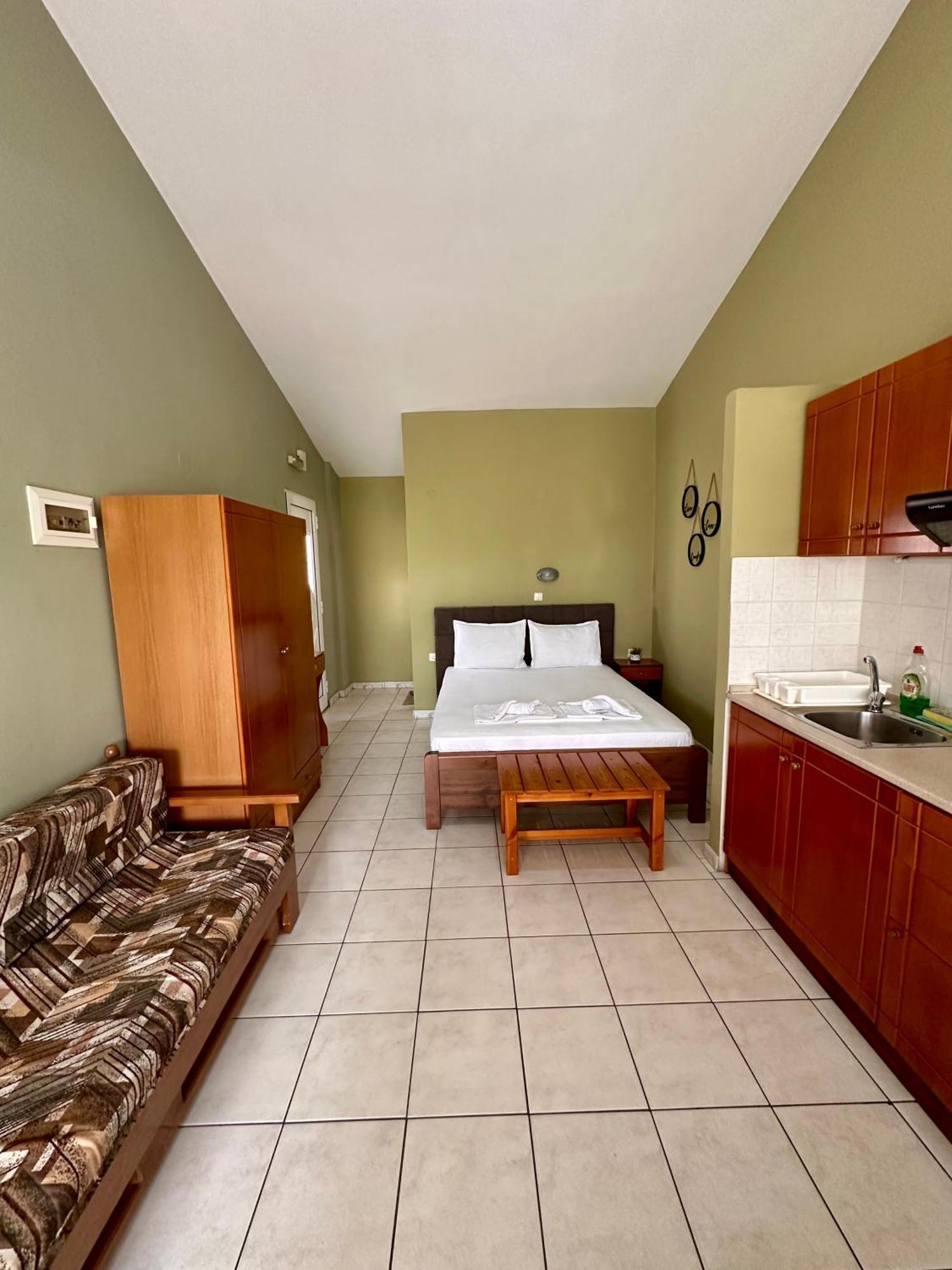 Artemis Hotel Apartments Keramotí Exteriér fotografie